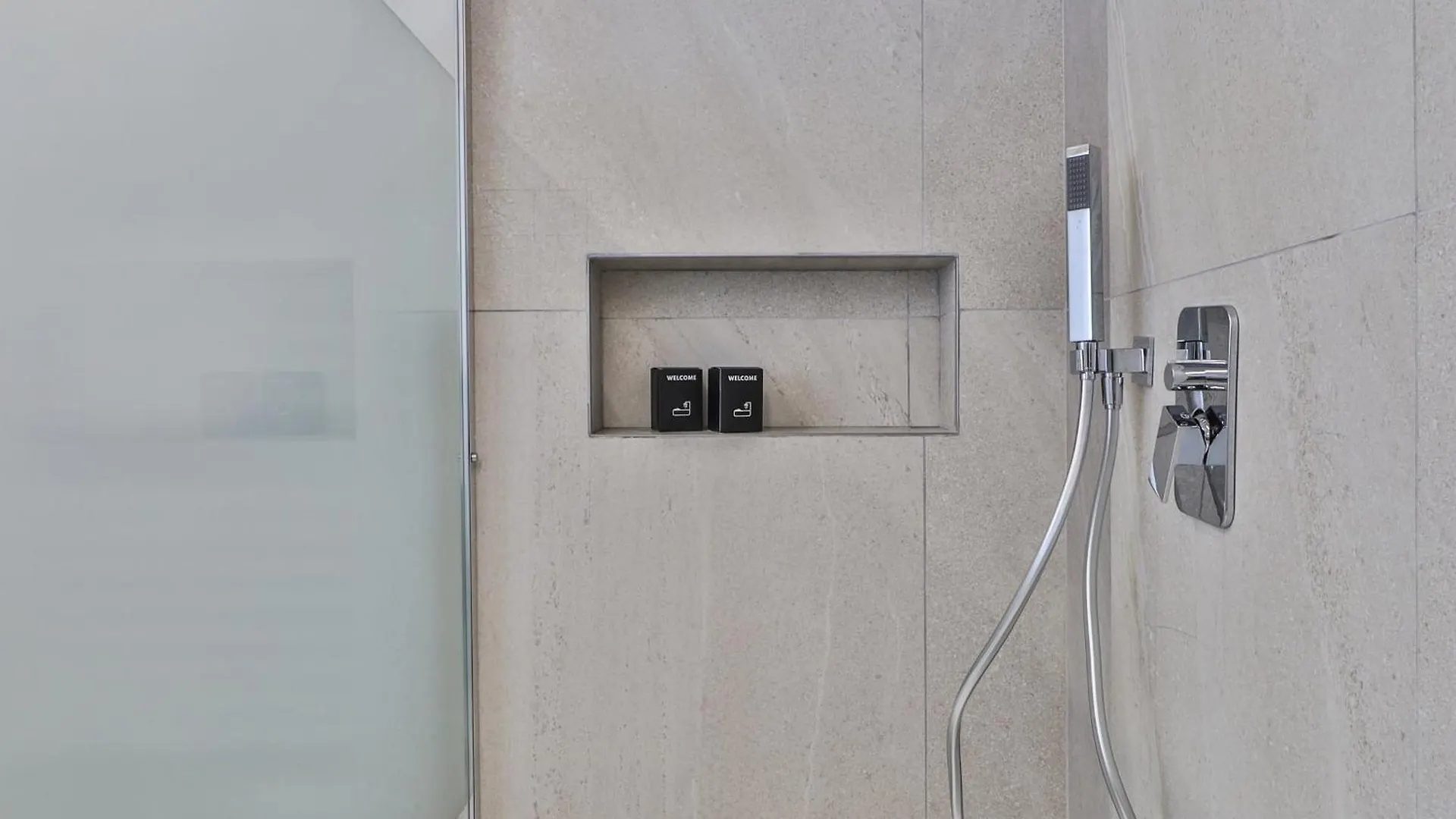 Beb Luxury Rooms 卡斯泰凡艾米利亚 招待所