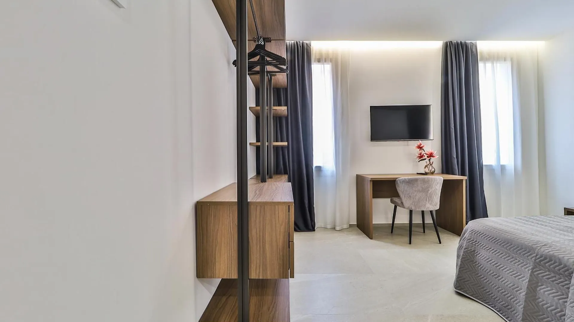 Beb Luxury Rooms 卡斯泰凡艾米利亚 招待所